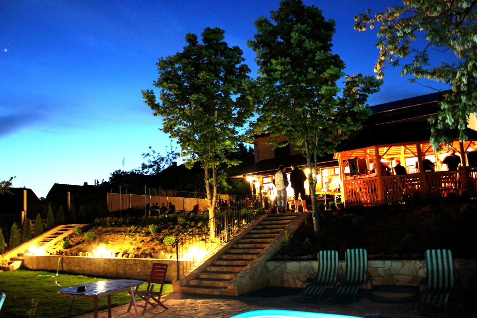 Mlyn Penzion & Wellness Radvan nad Dunajom ภายนอก รูปภาพ